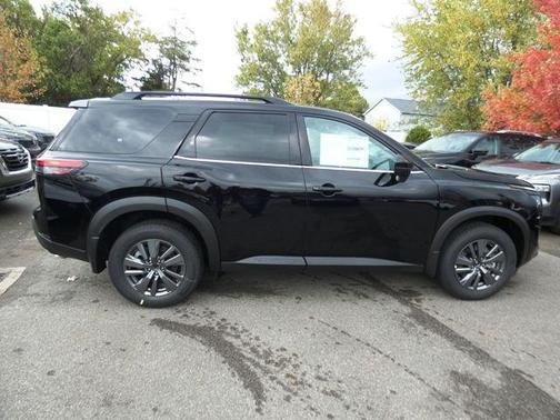 2025 Nissan Pathfinder SV 4WD