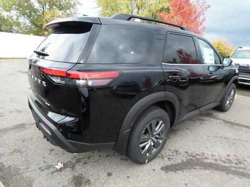 2025 Nissan Pathfinder SV 4WD