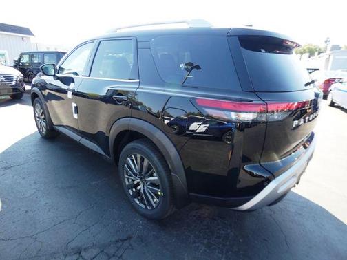 2025 Nissan Pathfinder SL 4WD