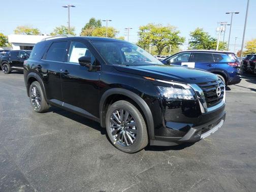 2025 Nissan Pathfinder SL 4WD