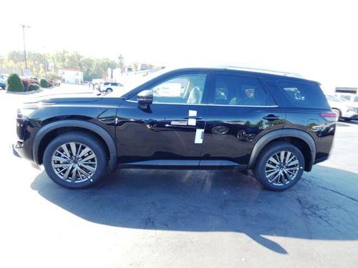 2025 Nissan Pathfinder SL 4WD