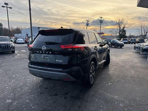 2021 Nissan Rogue SV