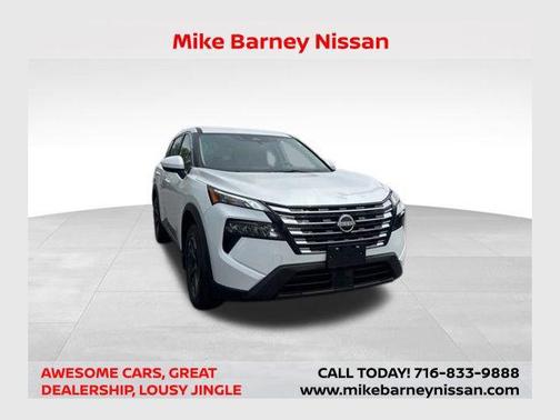 Everest White Pearl 2025 Nissan Rogue SV
