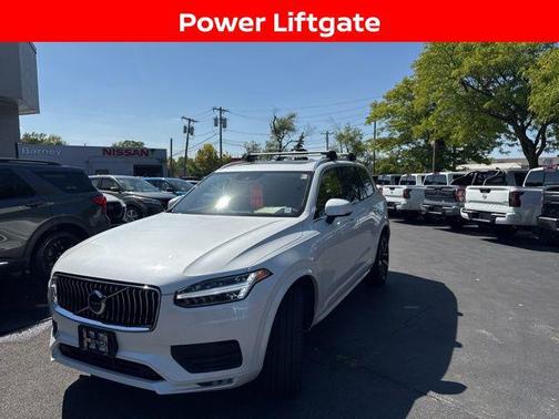 2020 Volvo XC90 T6 Momentum