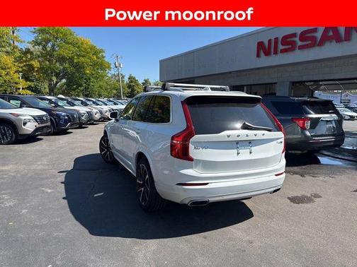 2020 Volvo XC90 T6 Momentum