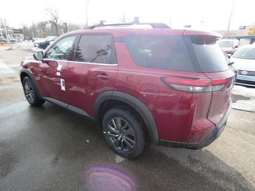 2026 Nissan Pathfinder SV