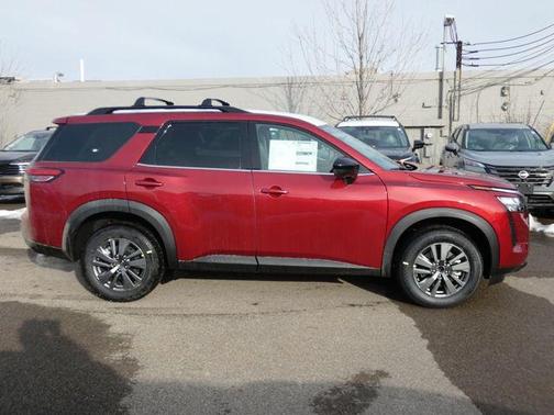 2026 Nissan Pathfinder SV