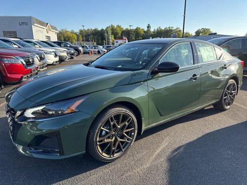 2025 Nissan Altima SR FWD