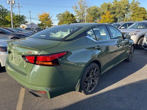 2025 Nissan Altima SR FWD