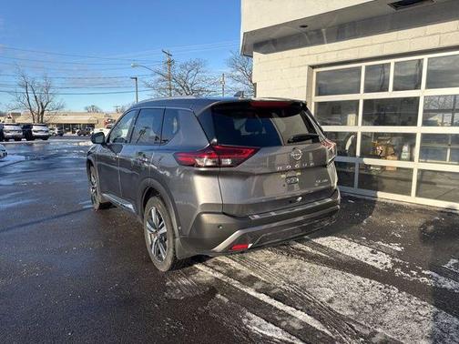 2023 Nissan Rogue SL