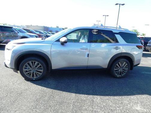 2025 Nissan Pathfinder SL 4WD