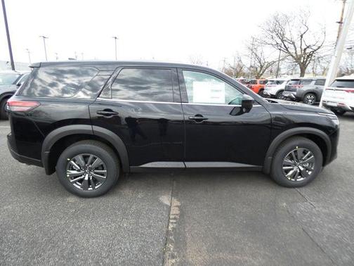 2025 Nissan Pathfinder S 4WD