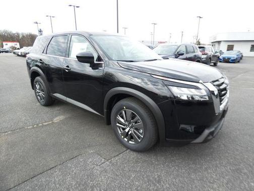 2025 Nissan Pathfinder S 4WD