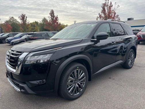 2025 Nissan Pathfinder SL 4WD