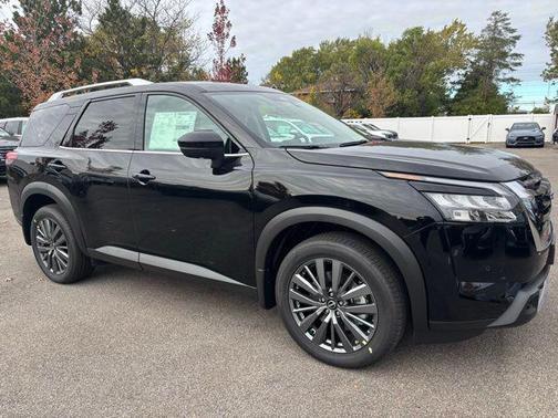 2025 Nissan Pathfinder SL 4WD