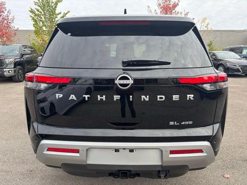 2025 Nissan Pathfinder SL 4WD