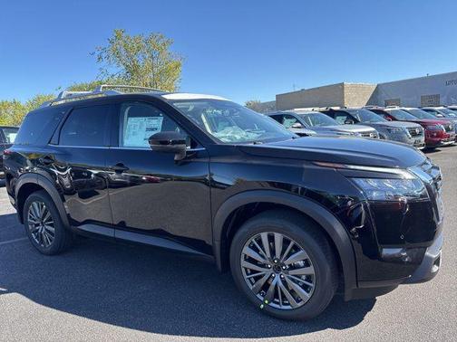 2025 Nissan Pathfinder SL 4WD