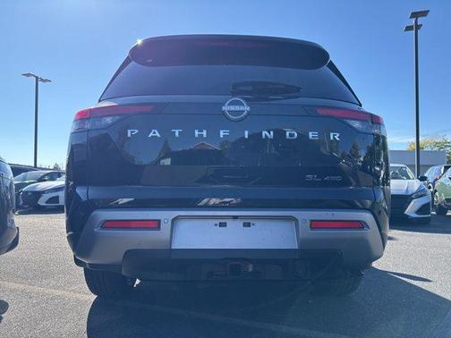 2025 Nissan Pathfinder SL 4WD