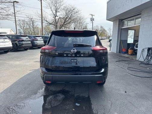 Super Black 2024 Nissan Rogue S
