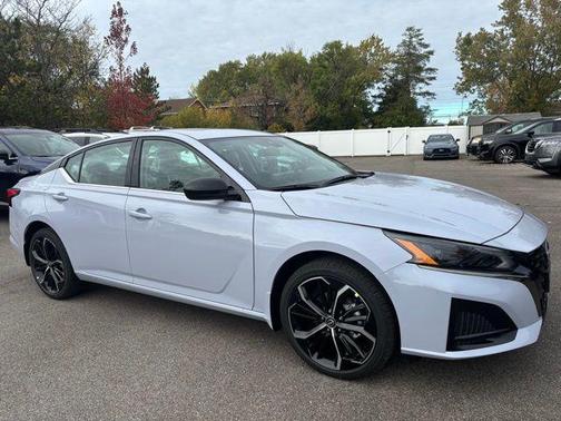 2025 Nissan Altima SR AWD