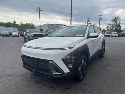 Atlas White 2024 Hyundai KONA SEL