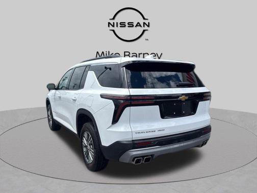Summit White 2026 Chevrolet Traverse LT