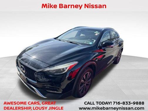 2017 INFINITI QX30 Premium