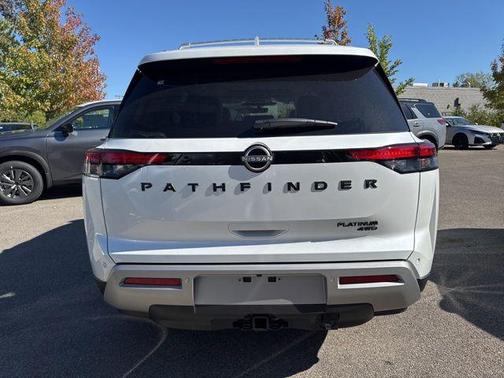 2025 Nissan Pathfinder Platinum 4WD
