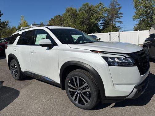 2025 Nissan Pathfinder Platinum 4WD