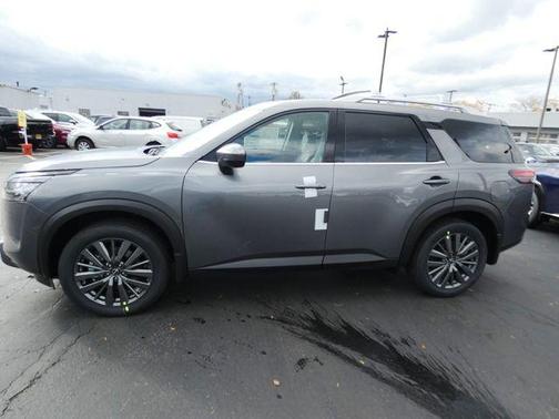 2025 Nissan Pathfinder SL 4WD