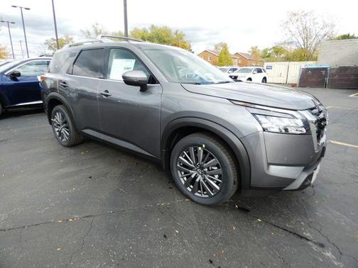 2025 Nissan Pathfinder SL 4WD