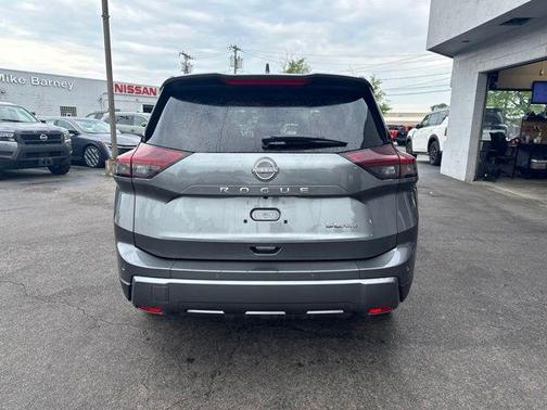 Gun Metallic 2026 Nissan Rogue SL