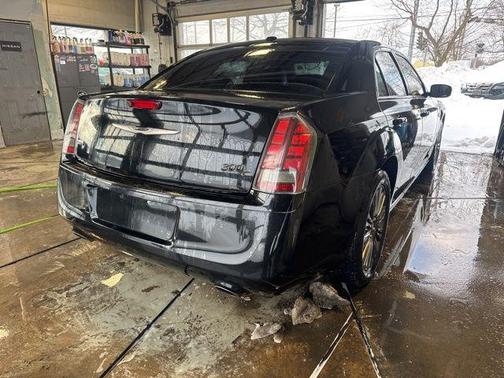 2014 Chrysler 300C John Varvatos Luxury