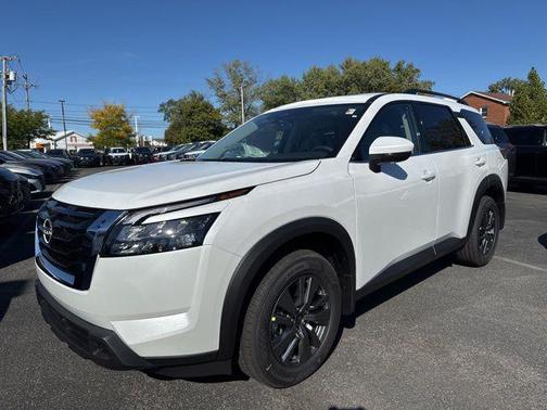 2025 Nissan Pathfinder SV 4WD