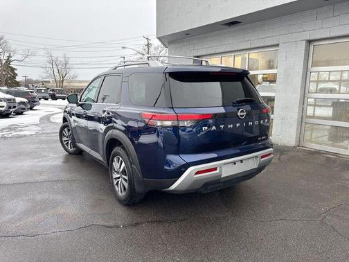 2024 Nissan Pathfinder SL 4WD