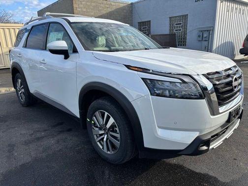 2025 Nissan Pathfinder SL 4WD