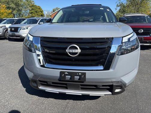 2025 Nissan Pathfinder Platinum 4WD