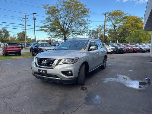 2019 Nissan Pathfinder SL