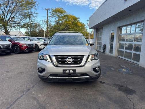 2019 Nissan Pathfinder SL