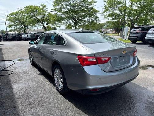 Sterling Gray Metallic 2024 Chevrolet Malibu FWD 1LT