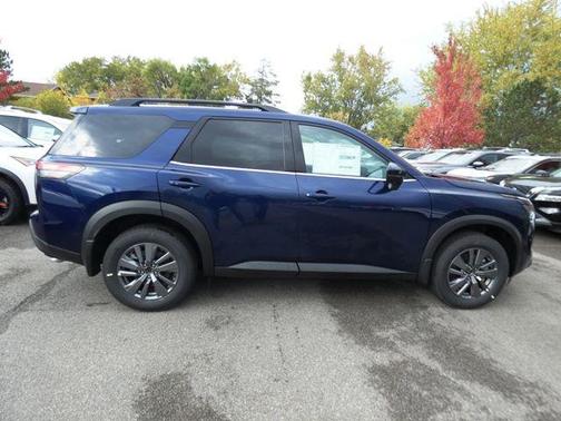 2025 Nissan Pathfinder SV 4WD