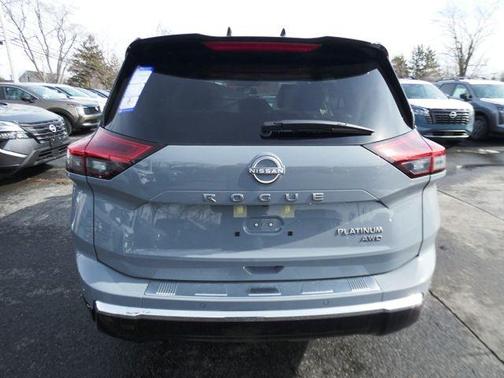 Boulder Gray Pearl/Super Black 2026 Nissan Rogue Platinum