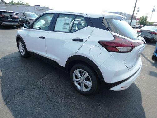 2025 Nissan Kicks S