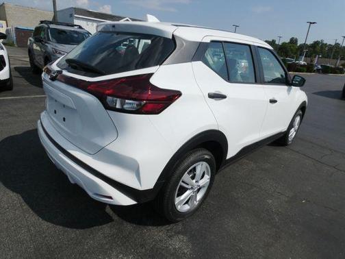 2025 Nissan Kicks S