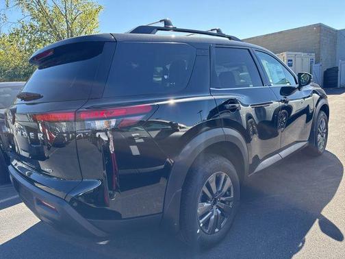 2025 Nissan Pathfinder SV 4WD