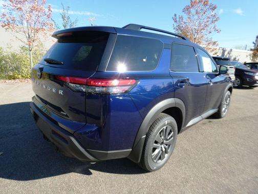 2025 Nissan Pathfinder SV 4WD