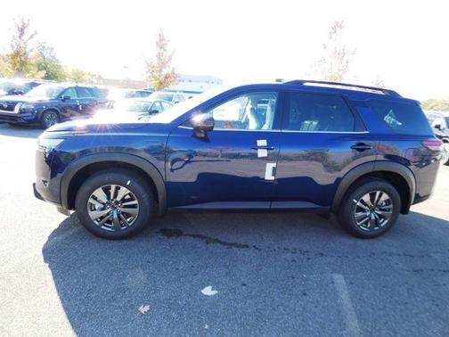 2025 Nissan Pathfinder SV 4WD