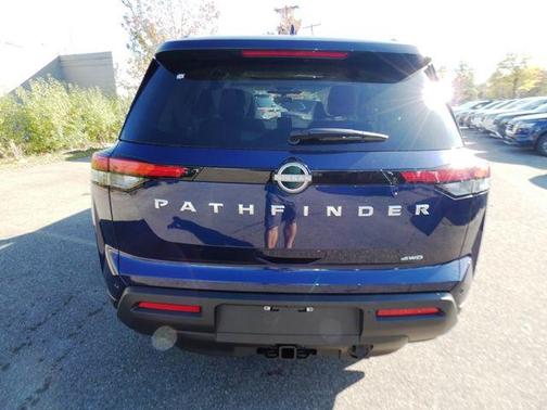 2025 Nissan Pathfinder SV 4WD