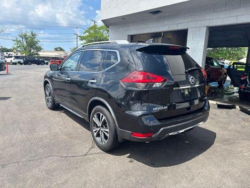 Magnetic Black Pearl 2020 Nissan Rogue SV