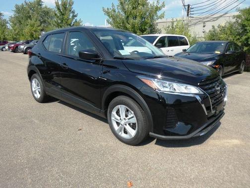 2025 Nissan Kicks S